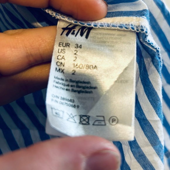 H&M women’s blue and white pinstripe button up - Picture 6 of 12